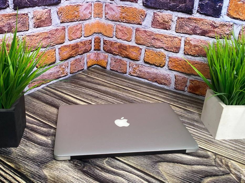 MacBook Air 13 (2017)