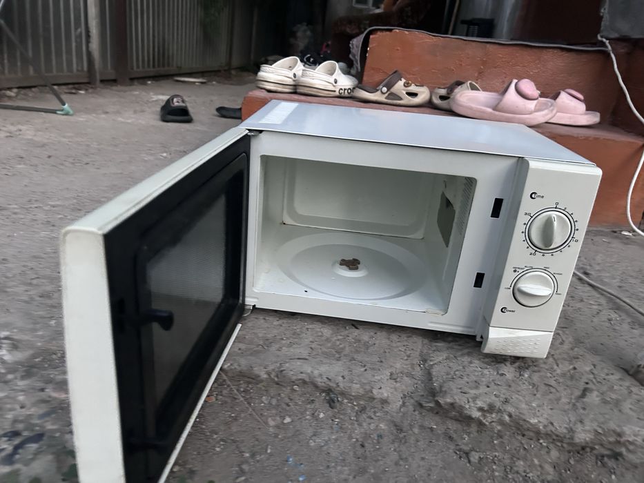 Микроволновка продам