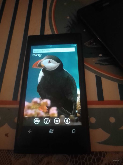 Продавам Нокиа Линиа 800