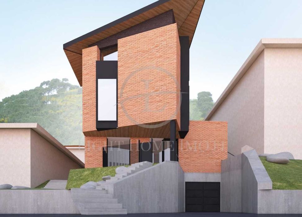 Продава се Къща в Пловдив, Център - 347 кв.м за 673 €/кв.м - Снимка #2