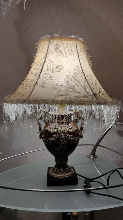 Настольная лампа