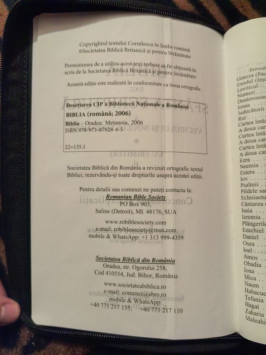 Vând Biblie nouă