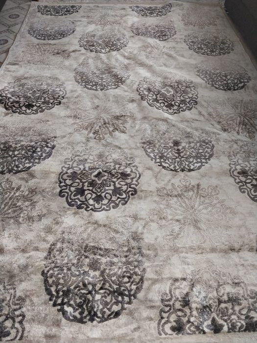 Шелковый ковер 25000 тенге