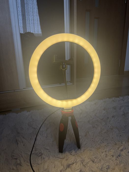Led ринг лампа с 3-ри светлини и power bank подарък