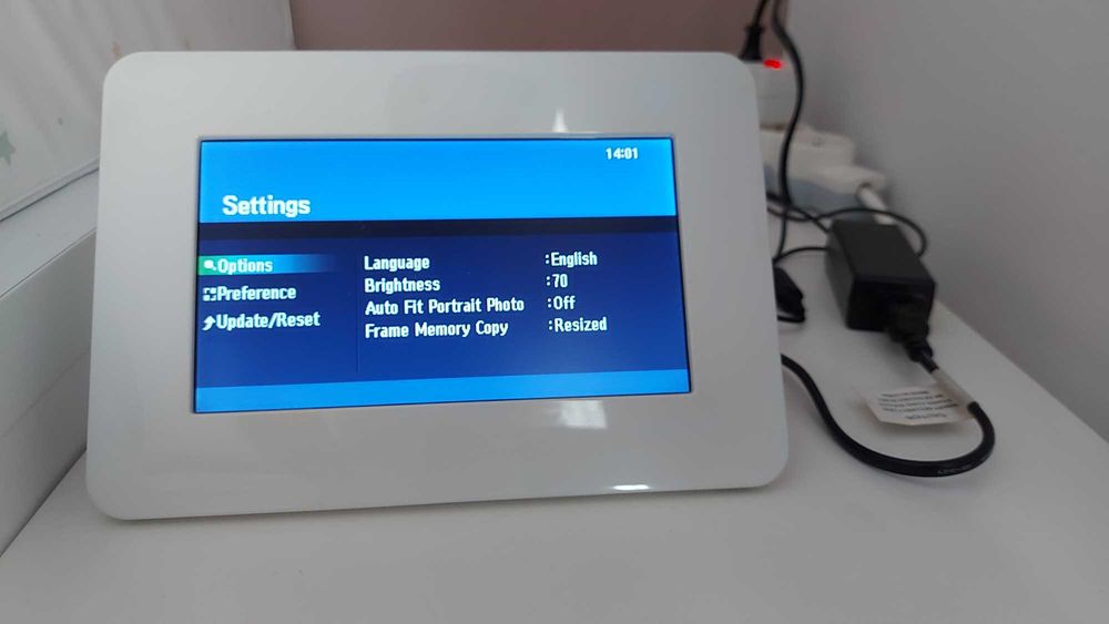 Rama Foto Digitala Samsung SPF-71ES White