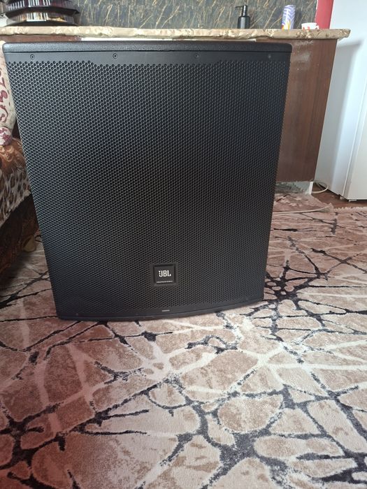 Basi activi jbl eon718s  pret 600 euro bucata