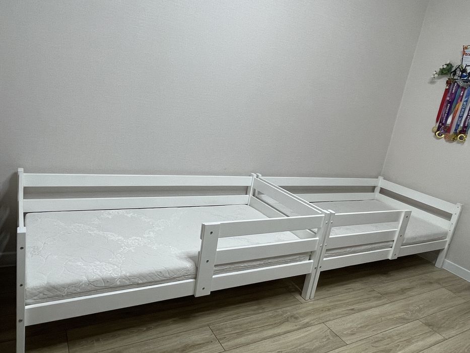 Кровать детская (детская кроватка)