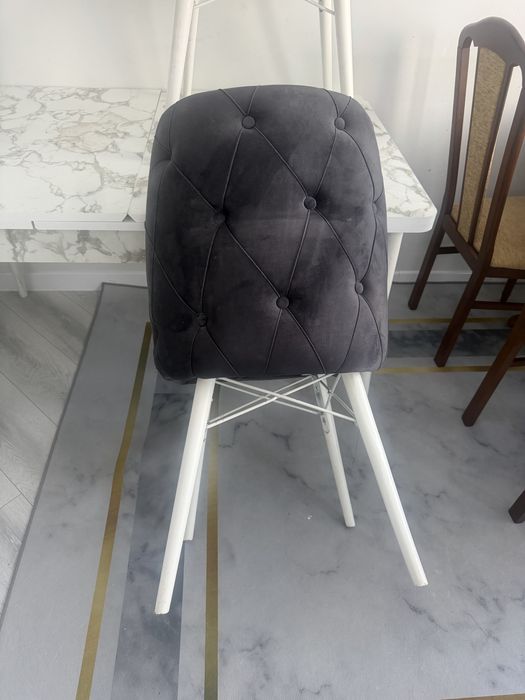 Стол со стульями