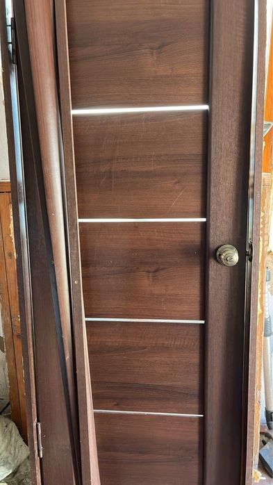 Продается дверь