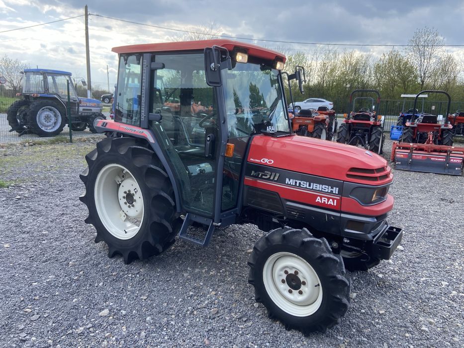 Tractor japonez Mitsubishi MT311, 4x4, 31cp, cabina