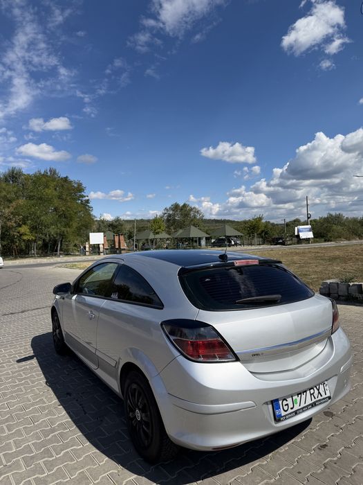 Opel Astra H 1.6 benzină