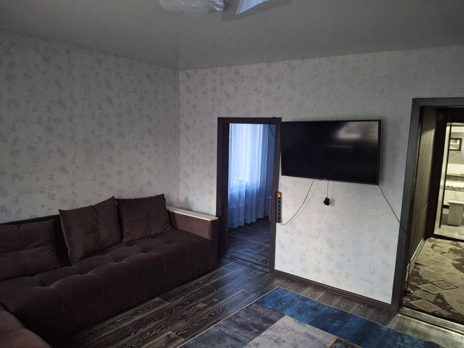 Продам кирпичный дом, 4 комнаты. Район Роща