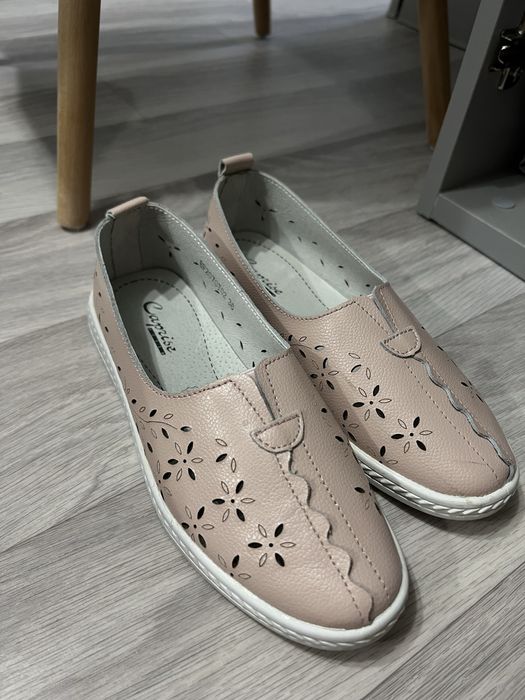 Продам новые туфли и кожаные ботинки