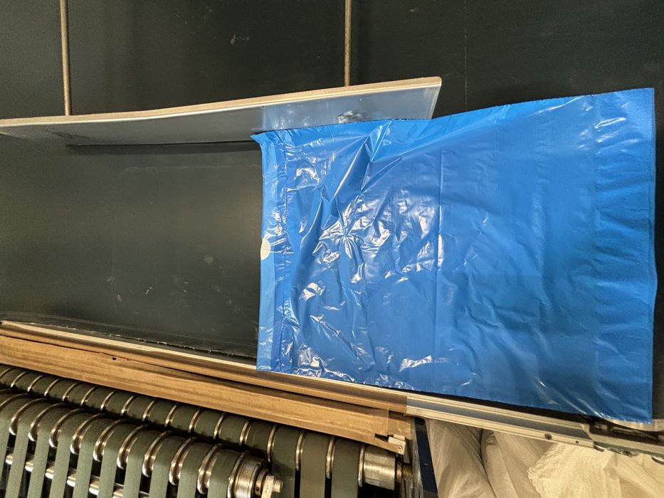 Машина лепачка за пликове