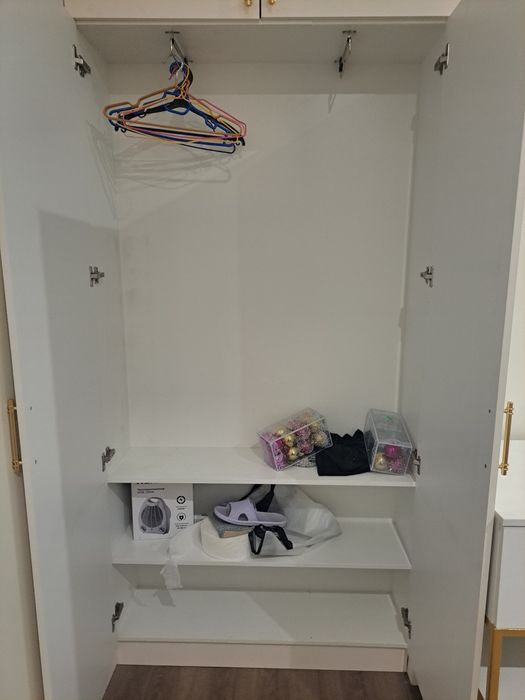 Продается комлект мебели для косметологии