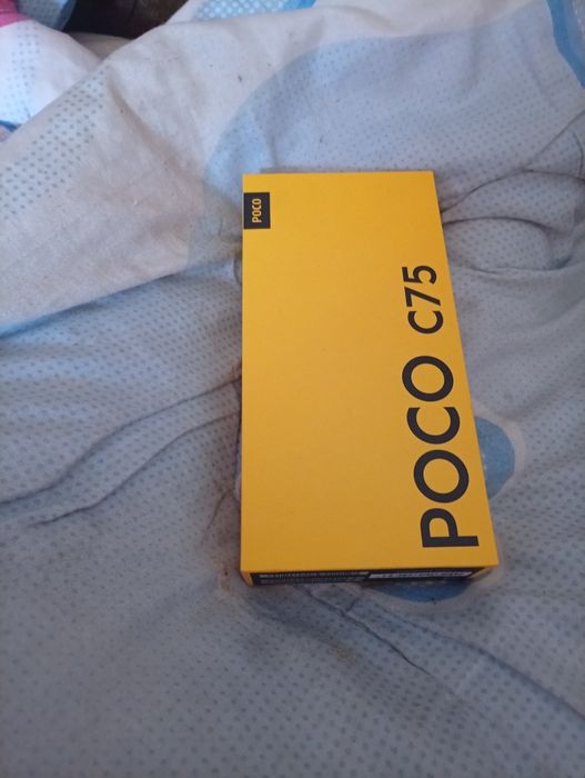 Poco  75 cu 8 RAM și cu 256