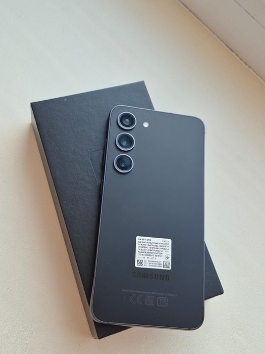 Samsung Galaxy S23 256 гб без торга люди!