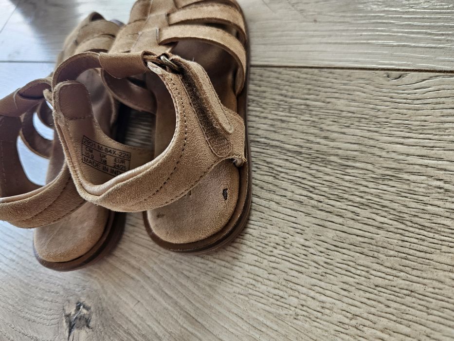 Reserved sandale piele 24/25