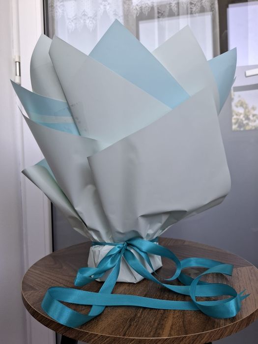 Buchet albastru.