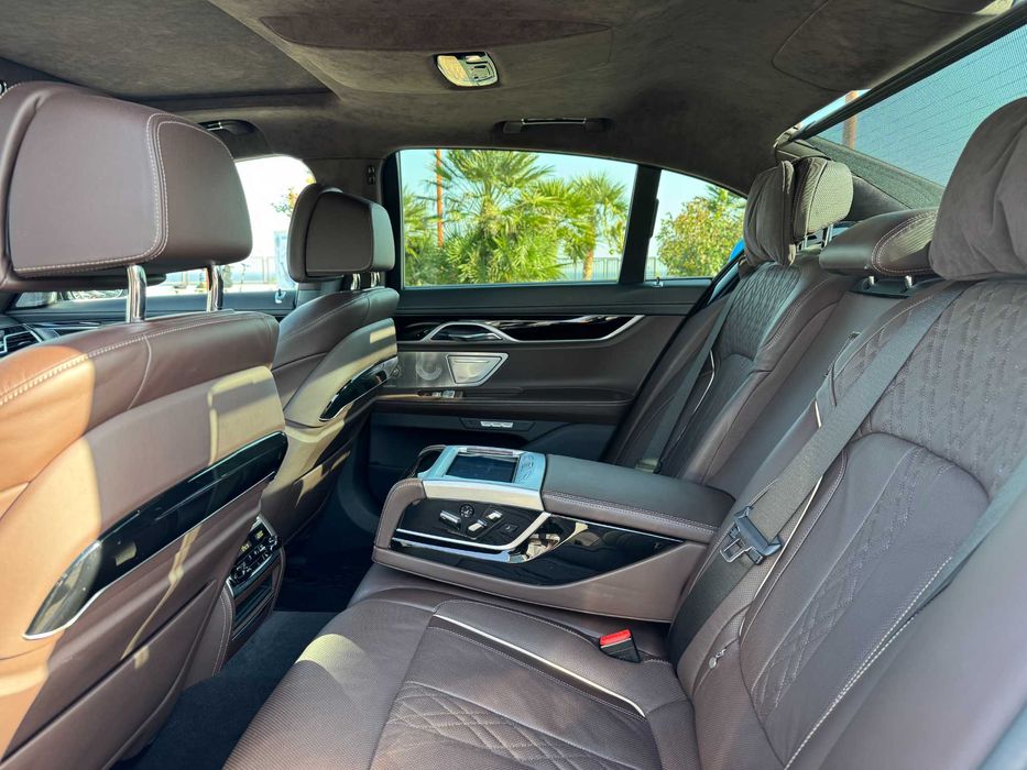 BMW G11 740dX 3.0d 320CP 98.000km foarte generos configurat