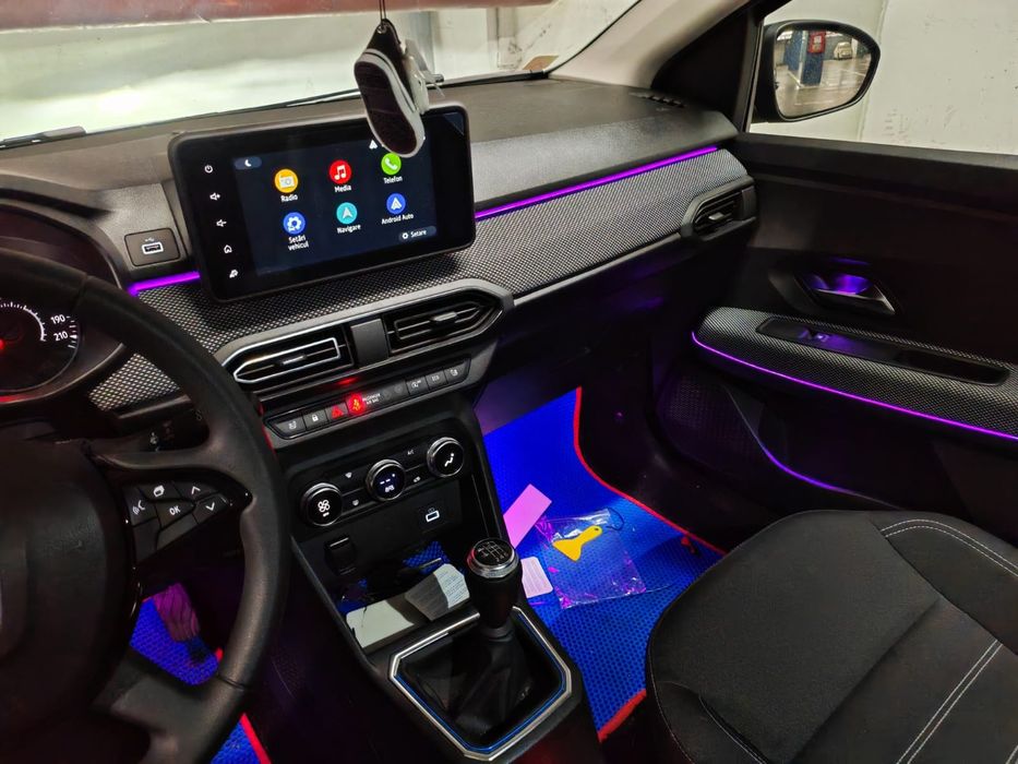 Montez lumini ambientale auto