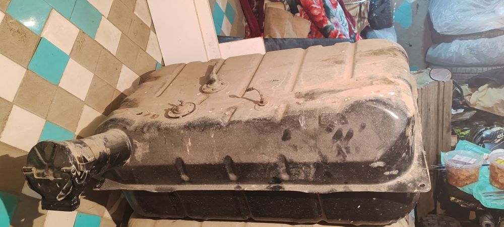 Бак на Газон в хорошем состоянии