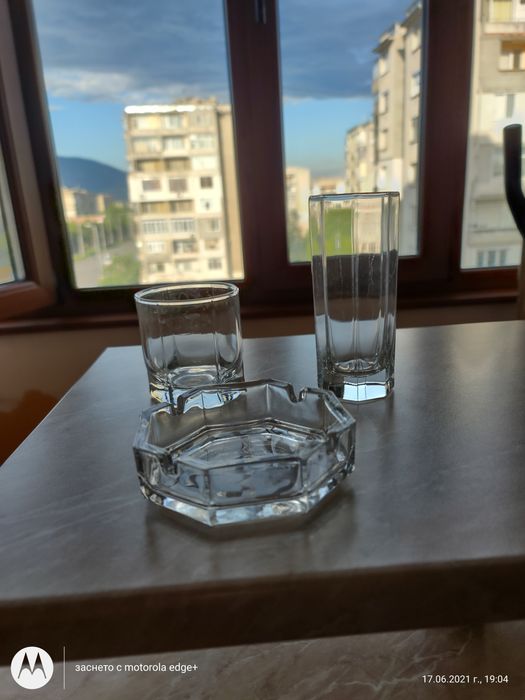 Стъклени чаши-високи и ниски