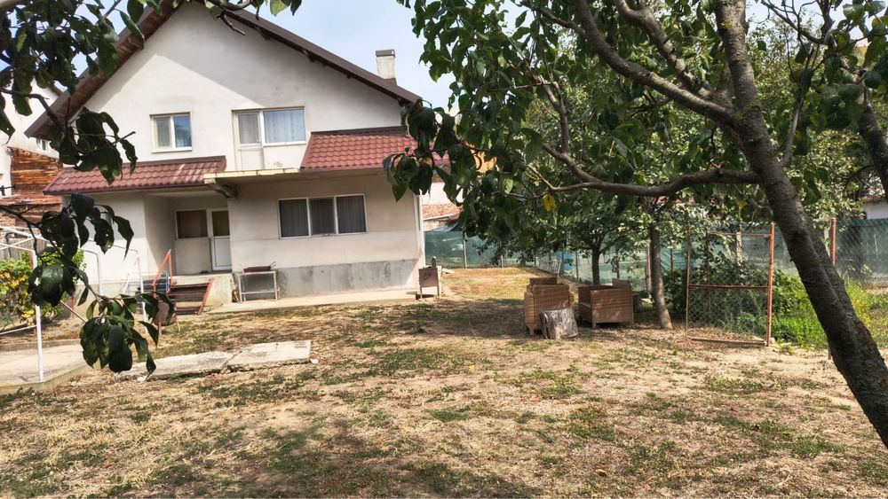 Vilă Individuală P+1E | 234 mp Utili | Teren Generos 1.187 mp | Pitești Locație Excelentă la Strada Principală - Războieni