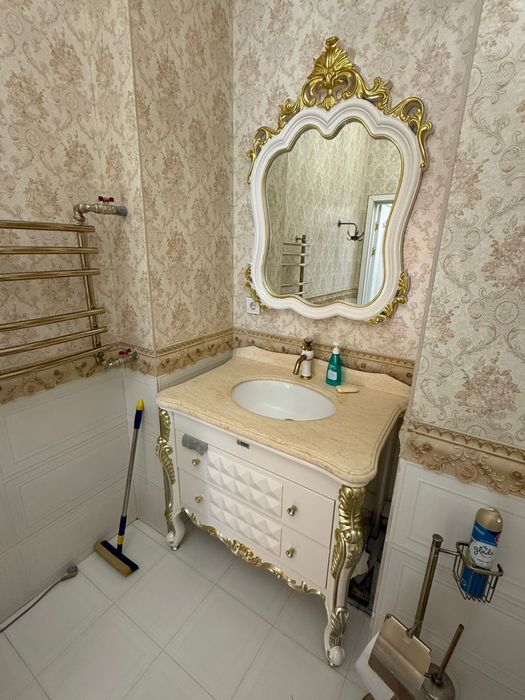 раковина с зеркалом