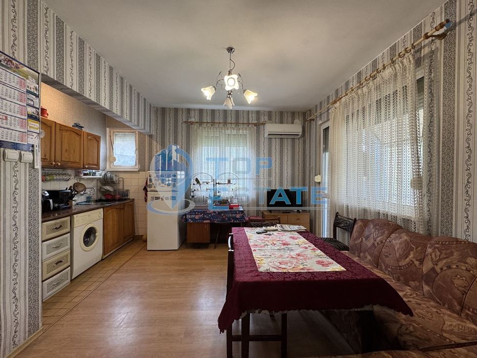 Продава се Тристаен апартамент в Велико Търново, Център - 85 кв.м за 1412 €/кв.м - Снимка #1