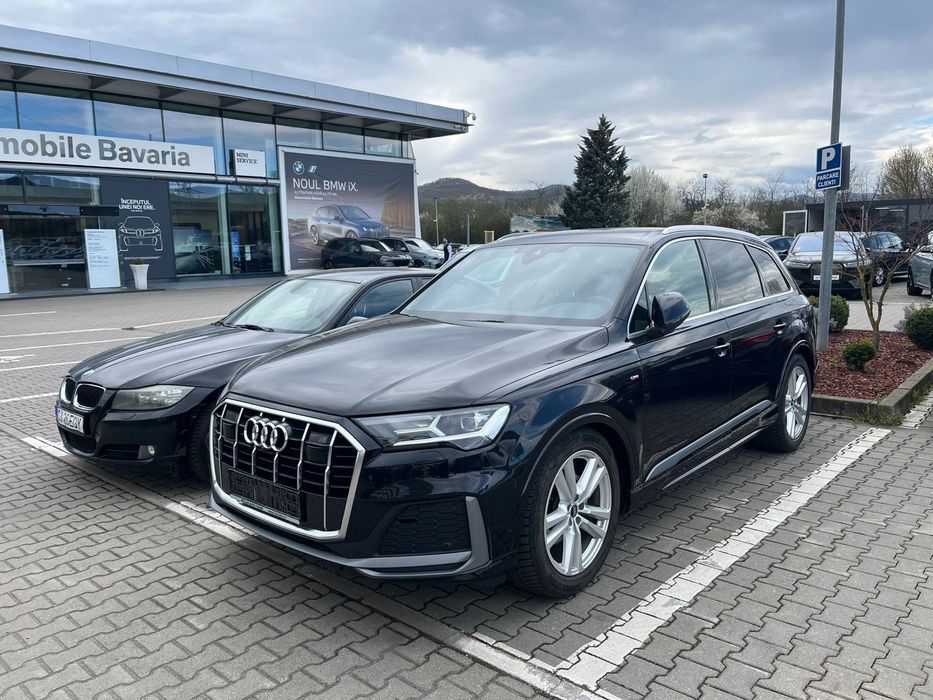Vand Audi Q7 an 2022 TVA deductibil