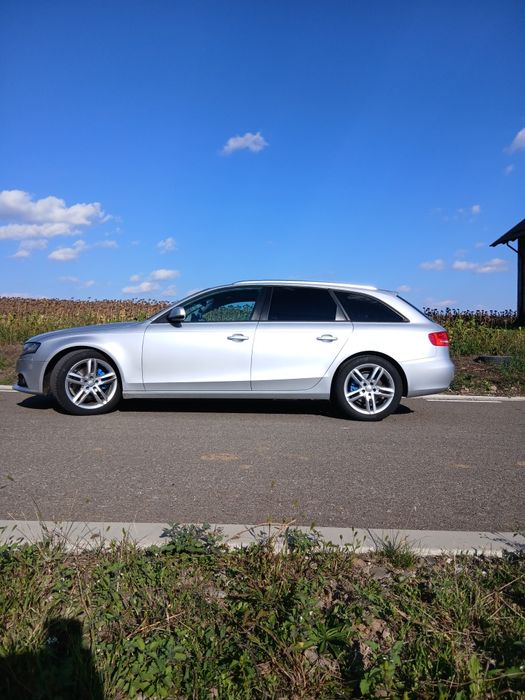Audi a4 b8 2009 .