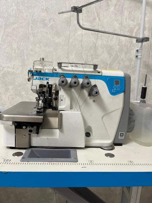 Продается швейная машина