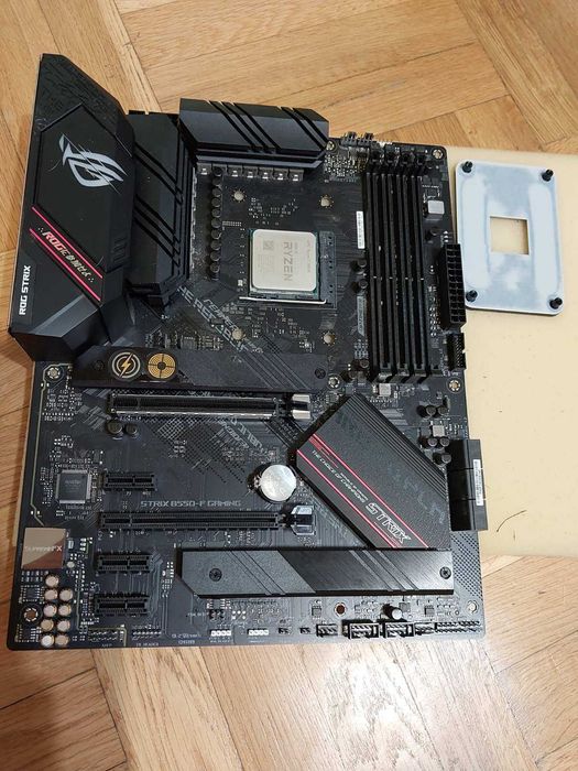 AMD Ryzen 5 5600X + Asus Rog StriX B550-F Gaming