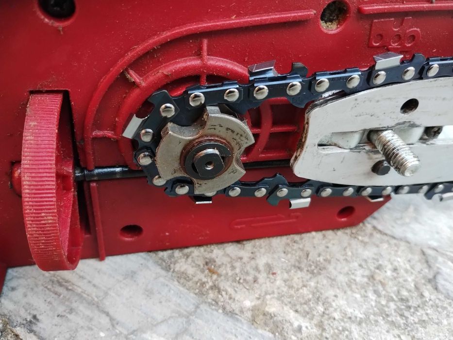 Vând drujbă fierăstrău electric cu lanț NOU