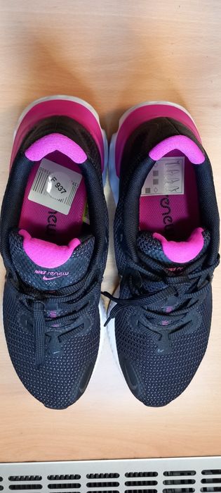 Маратонки NIKE RENEW 41/42