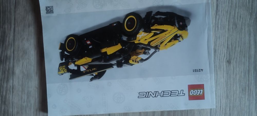 Лего техник машинка Бугатти из Германии