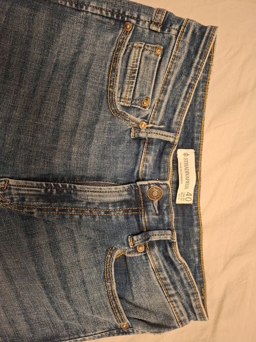 Blugi Stradivarius mar 40