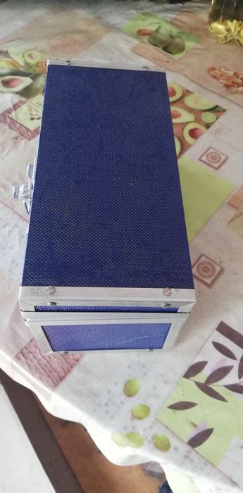 Продам маленький кейс 22см *12см *12см.0