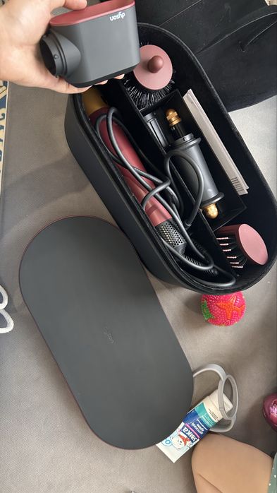 Dyson id цвет вишня.