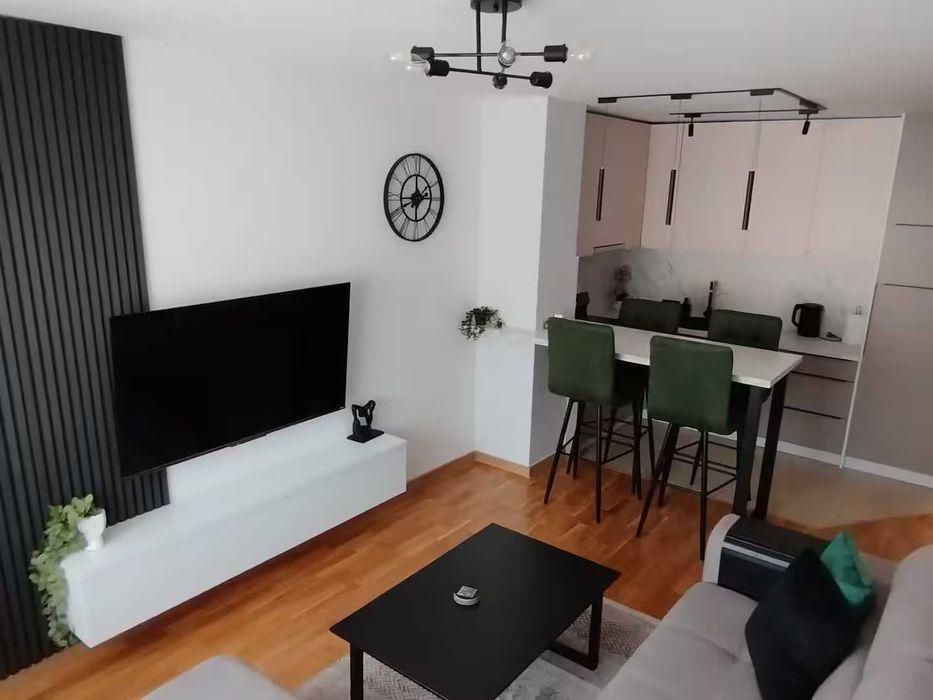 Дава се под наем Двустаен апартамент в София, Младост 4 - 62 кв.м за 619 € - Снимка #1