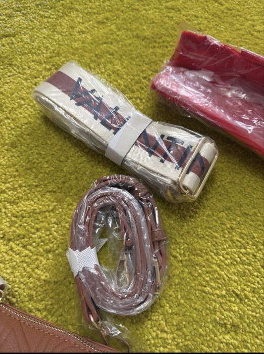 Geanta umar Valentino