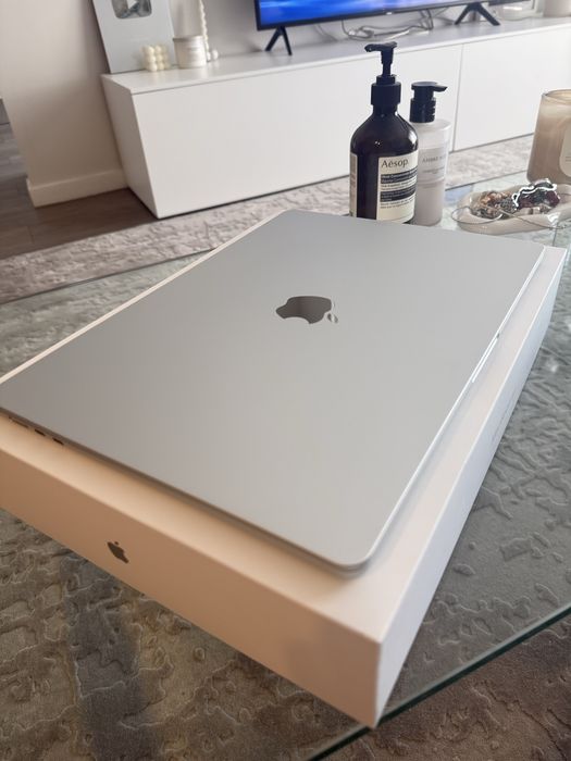 macbook air m3 24gb - Laptop-Calculator-Gaming la preț mic | OLX.ro