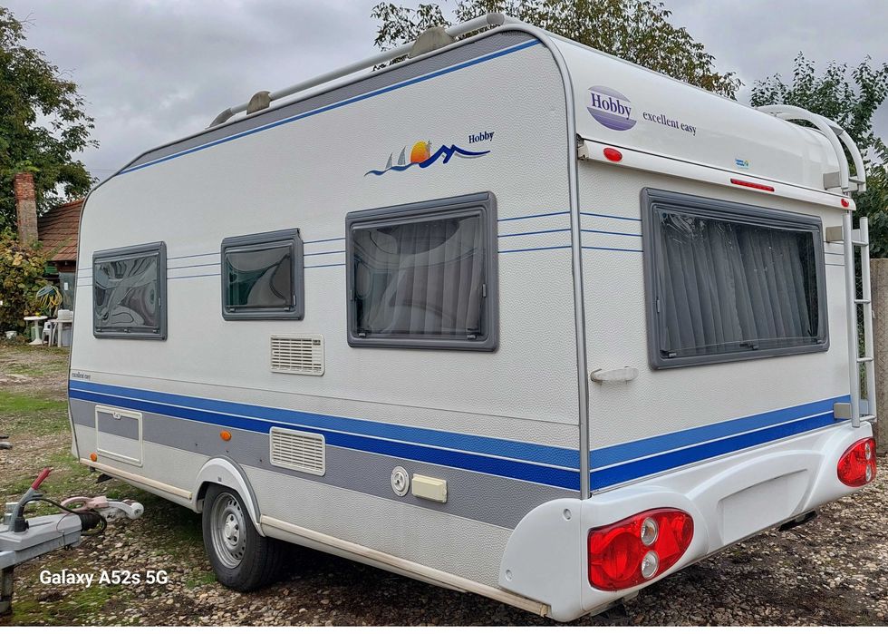 Rulota HOBBY EXCELENT Easy 460 din 2004 avem in stoc 15 rulote