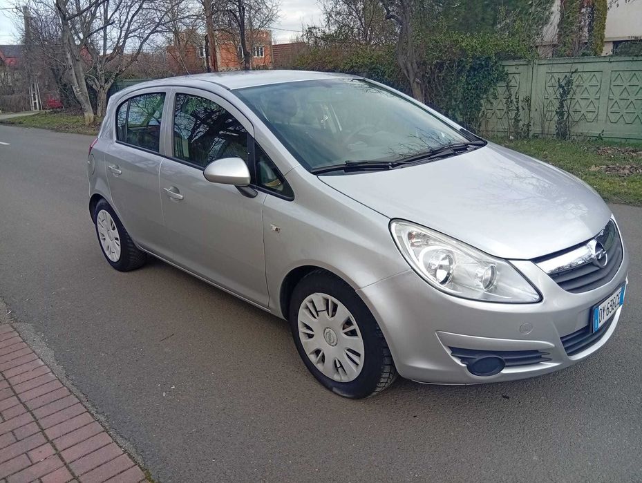 Opel Corsa 1.2 Benzina si GPL 2010
