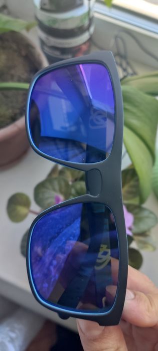 Очки солнцезащитные