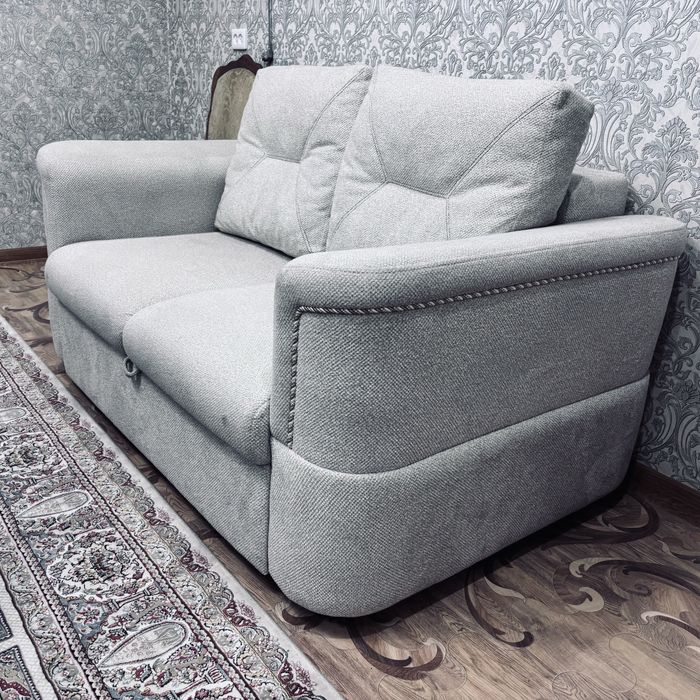 Продам диван срочнооо!