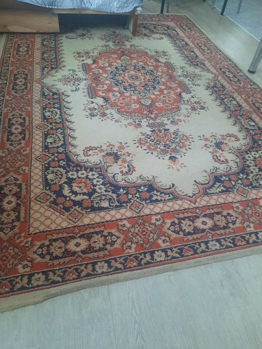 Ппродаем  ковёр 2×3