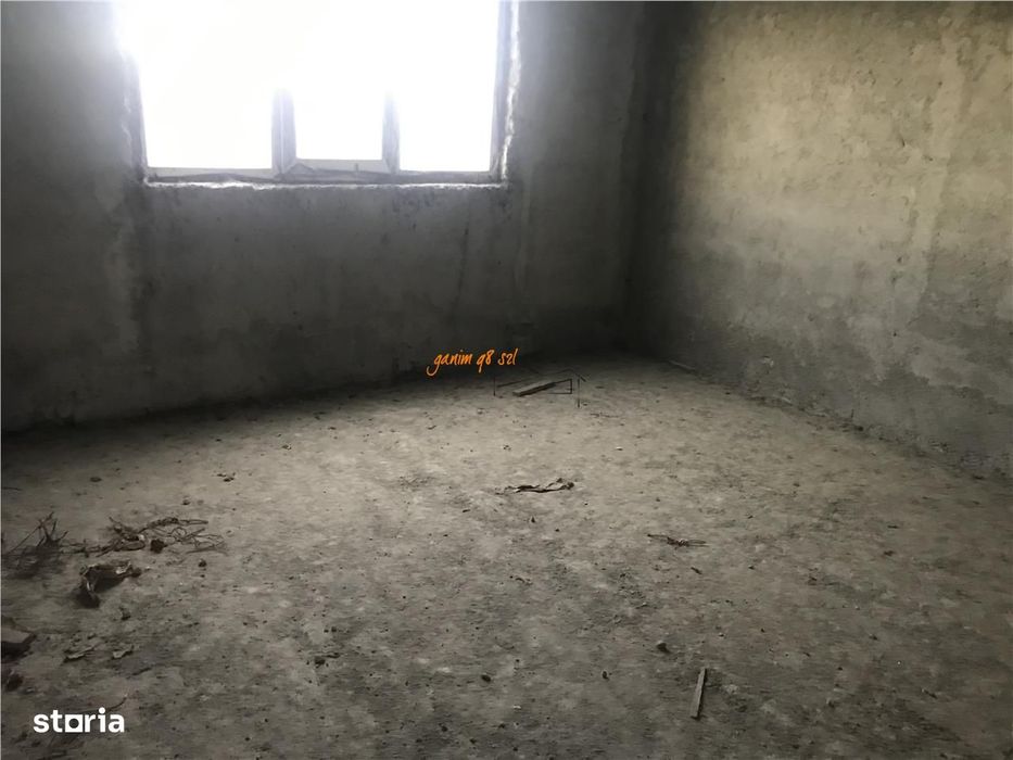 Casa de vanzare in Golesti, parter si etaj , 220 mp construiti , teren