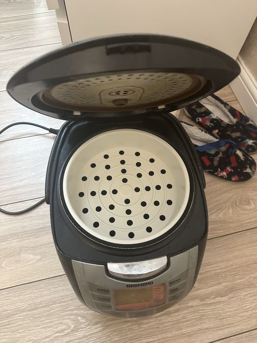 Мультиварка Redmond